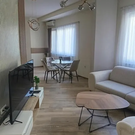 24 - 1 Apartment